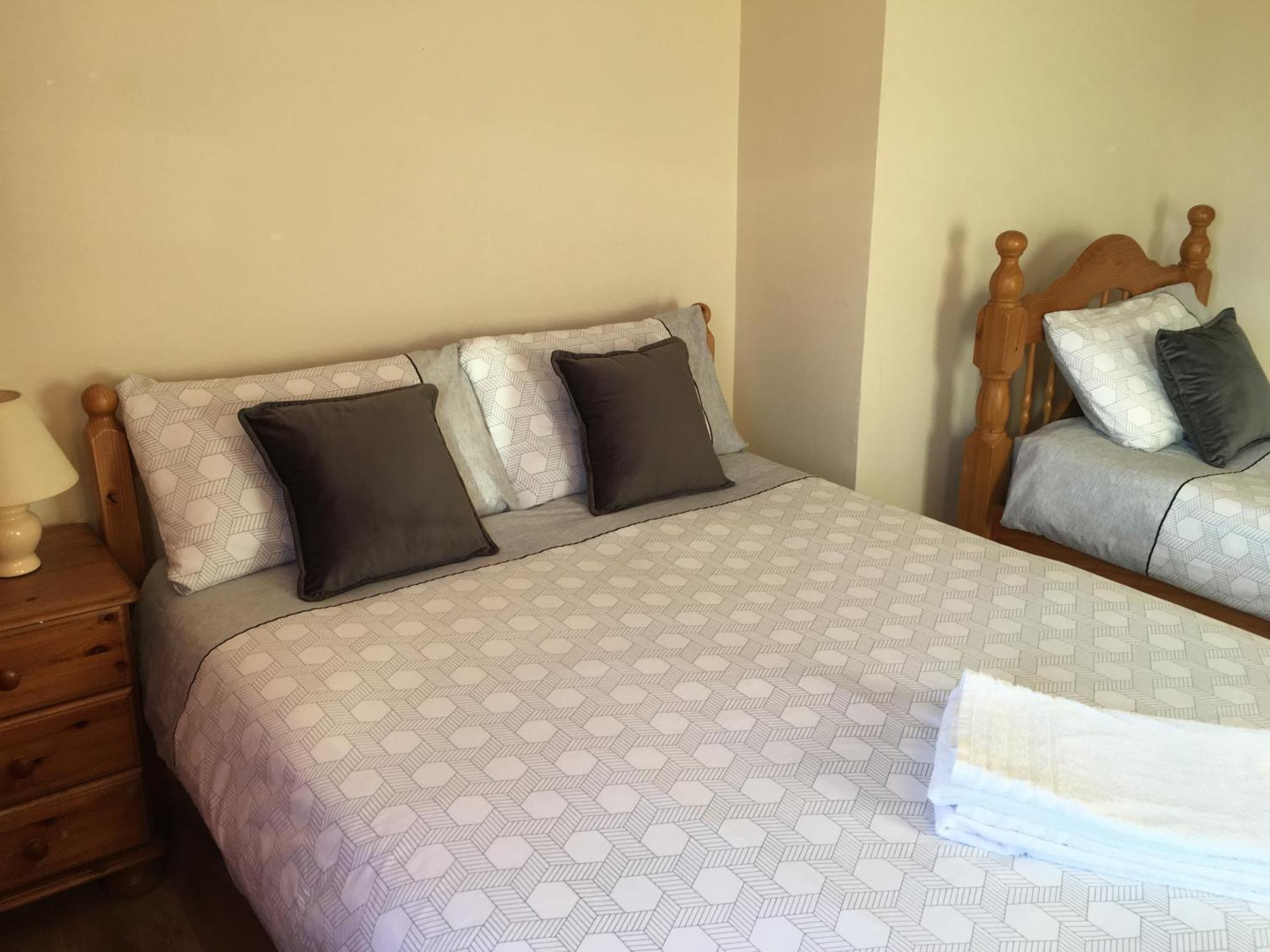 Private Double Rooms & Twin Rooms Rahoon ゴールウェイ エクステリア 写真