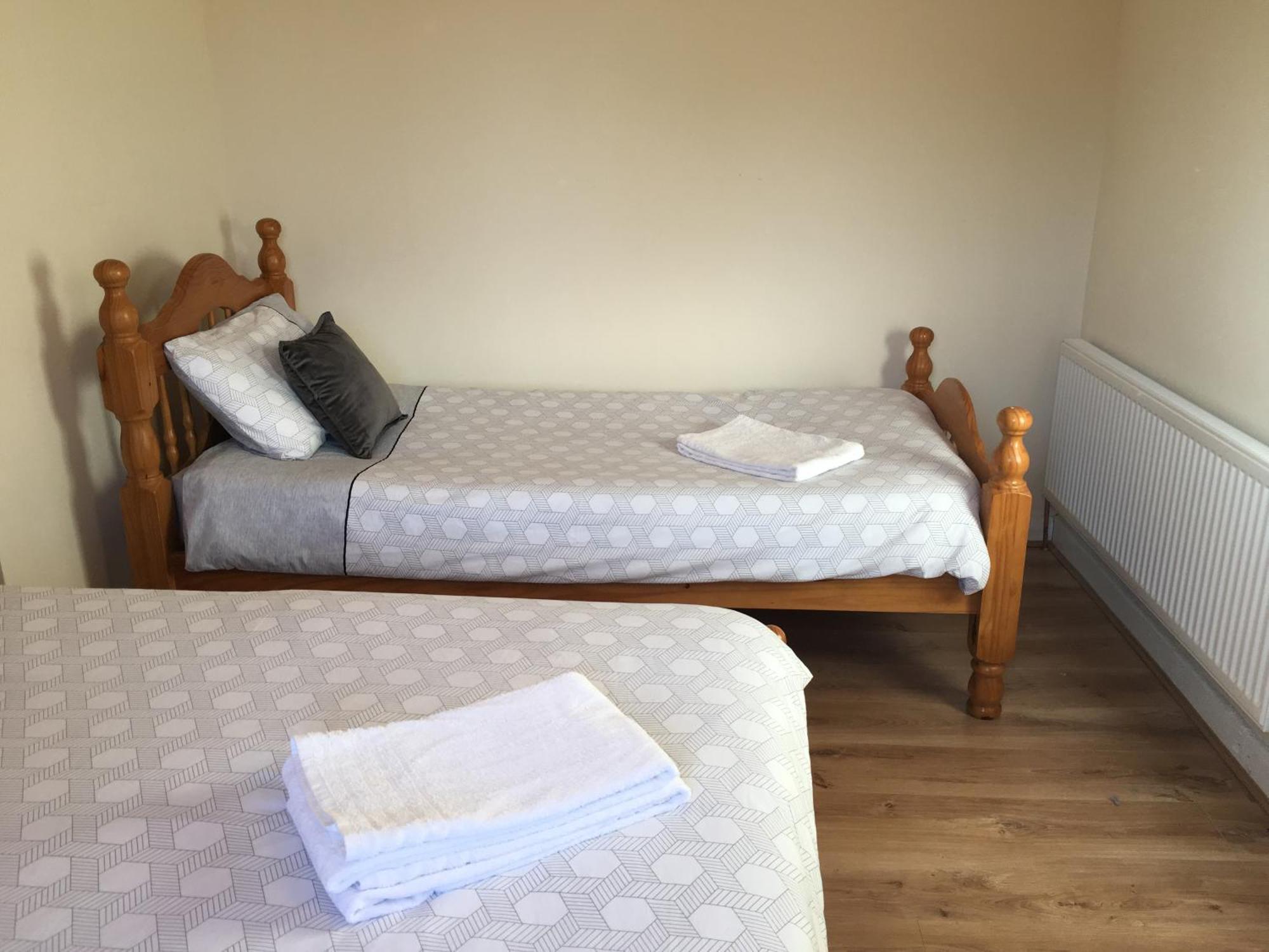 Private Double Rooms & Twin Rooms Rahoon ゴールウェイ エクステリア 写真